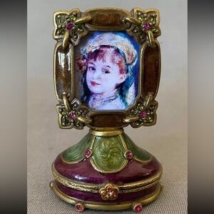Rare Jay Strongwater Jeweled Enameled Trinket Box with Picture Frame
NEW 
5052